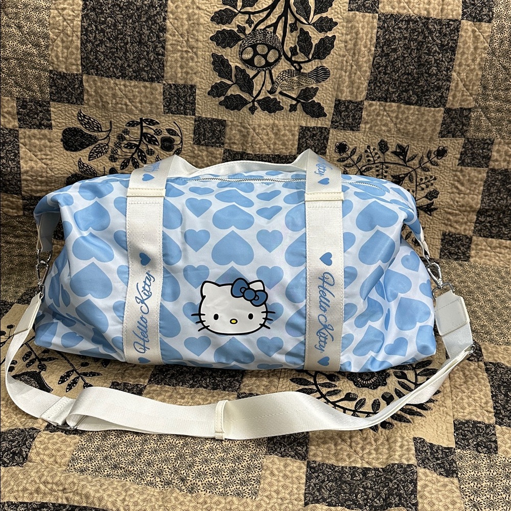 Hello Kitty x Forever 21 White Zip Pouch